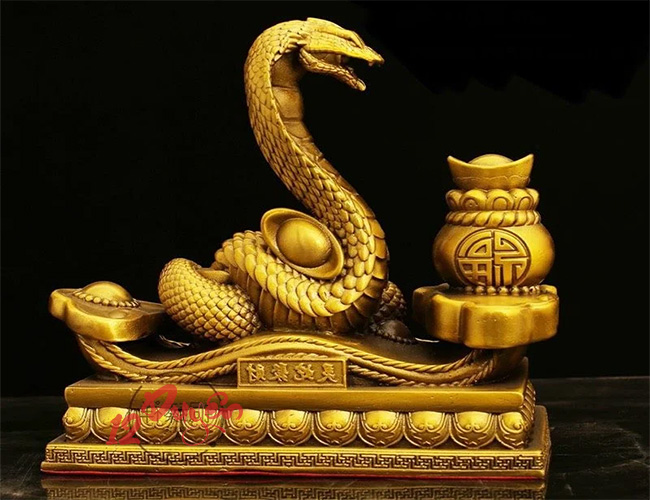 Tượng rắn phong thủy 1