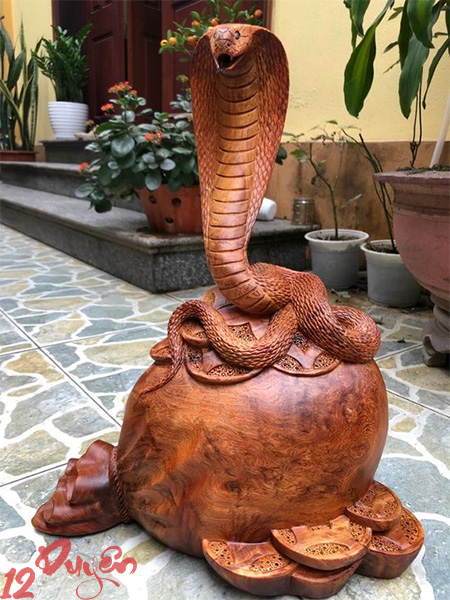 Tượng rắn phong thủy 2